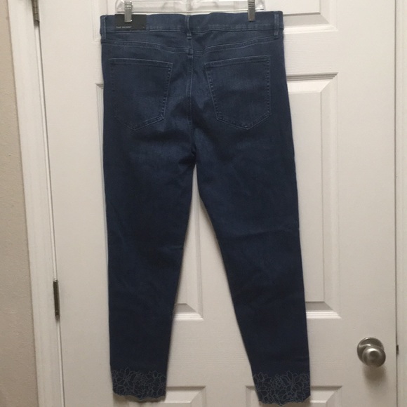 Embroidered Hem Performance Stretch Skinny Jeans ,size-14. - Picture 5 of 9